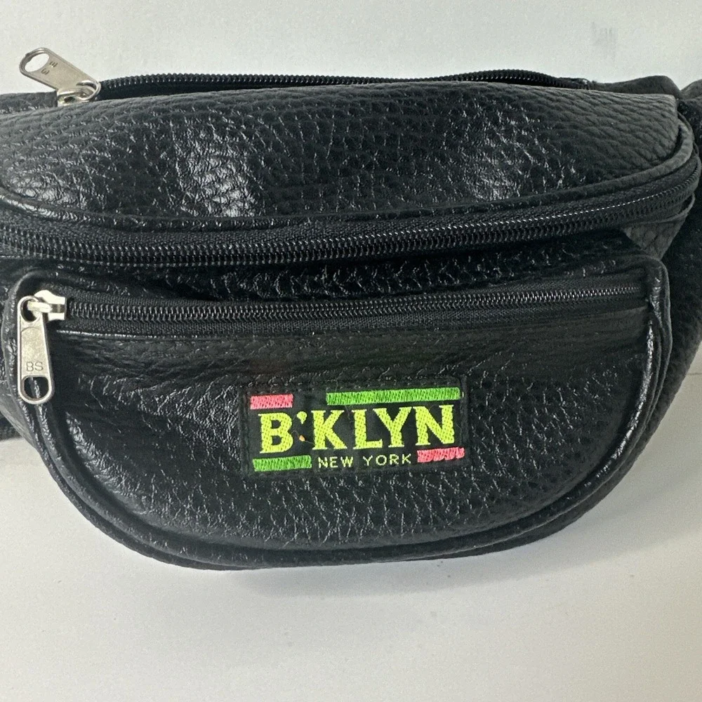 Vintage B'KLYN New York Fanny Pack‎ -  Black Nylon. Very Nice Condition.
